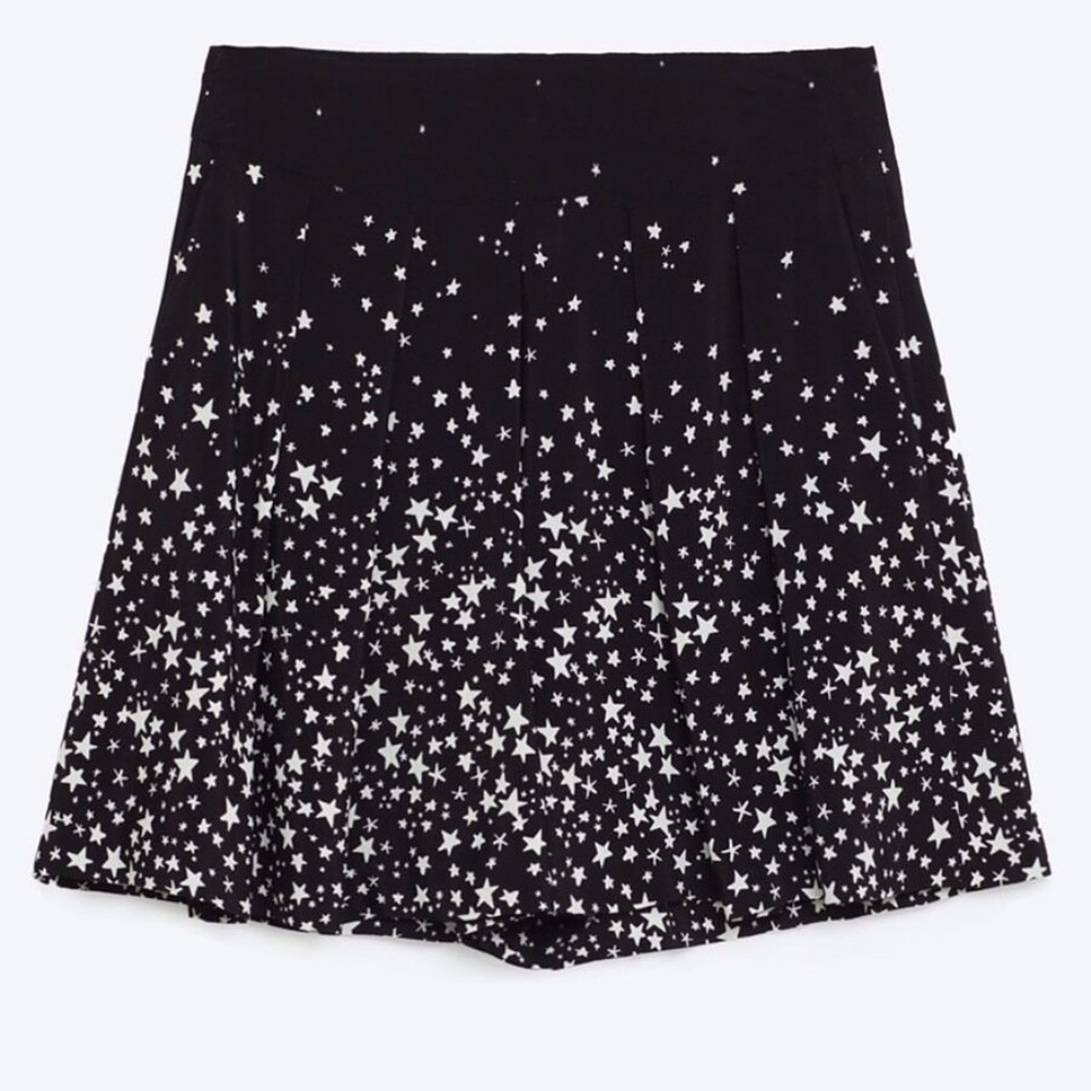 ZARA Black & White Star Print Shorts_4